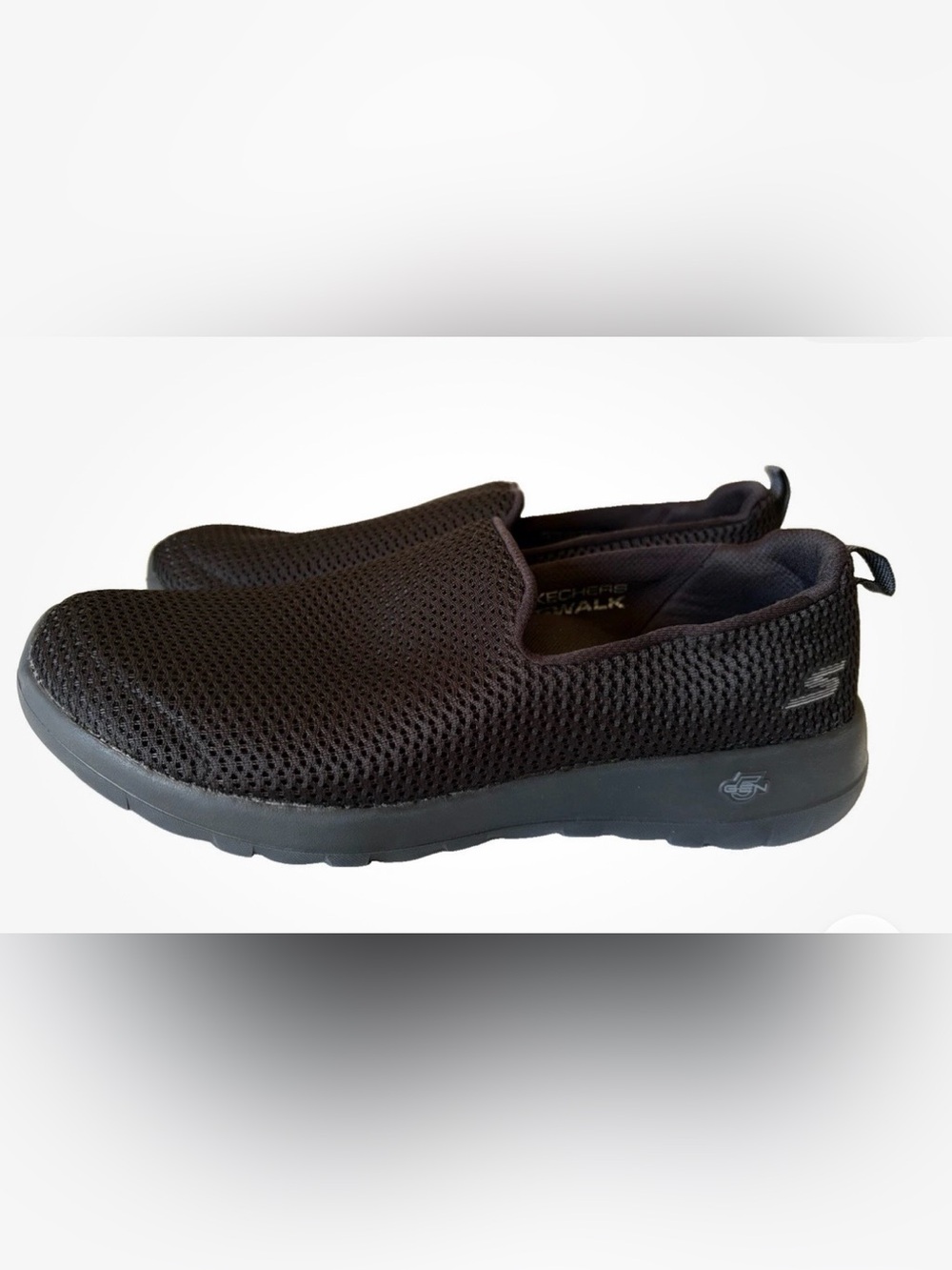 Skechers Women's GOwalk Joy Slip-On Walking Sneakers black size 9